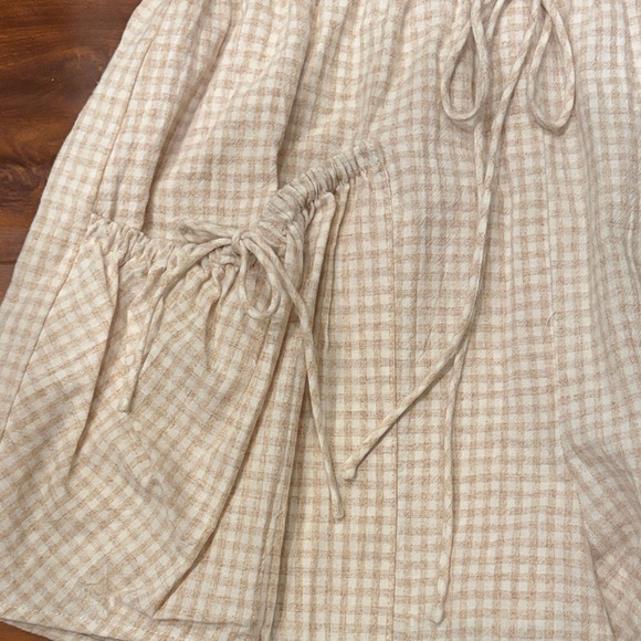 Hersy Beige Checkered Romper with Pockets Size Small - Picture 6 of 10